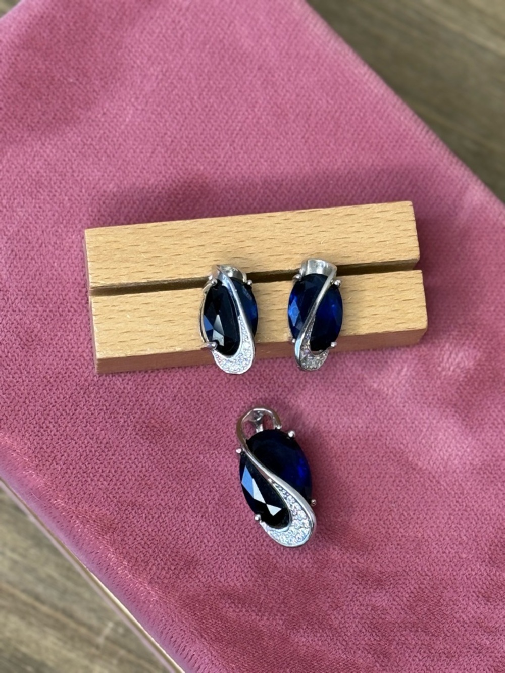 S925 Silver Tone Jewelry Set – Earrings & Pendant